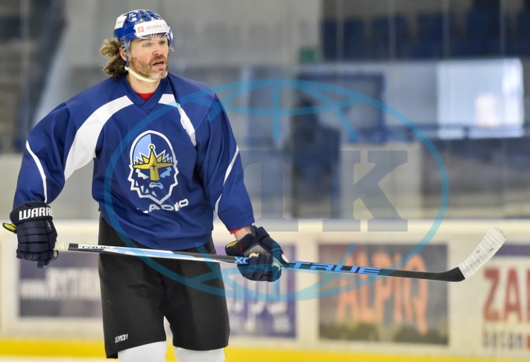 1506676957_P201709290379601